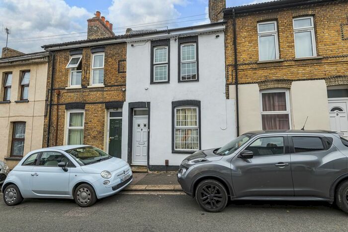 3 Bedroom Terraced House To Rent In Wykeham Street, Strood, Rochester, ME2