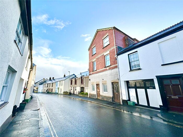 1 Bedroom Flat For Sale In Well Street, Torrington, Devon, EX38