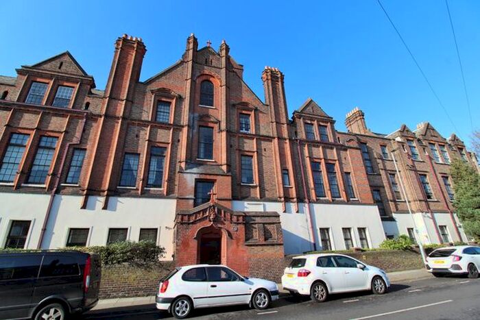 2 Bedroom Flat For Sale In Lawrence Road, Southsea, PO5