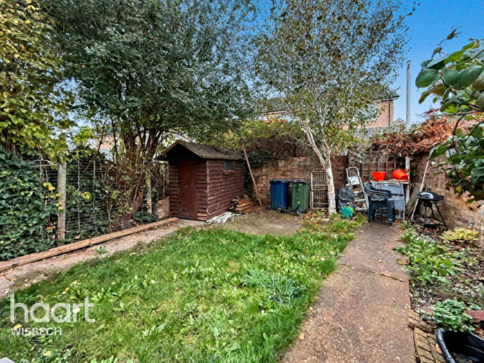 3 Bedroom Semi Detached House For Sale In Albany Road, Wisbech, PE13