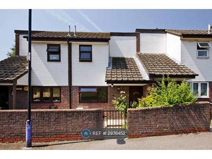 1 Bedroom Semi-detached House To Rent In Grand Walk, London, E1