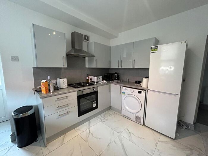 6 Bedroom House To Rent In Salisbury Road, Liverpool, L15