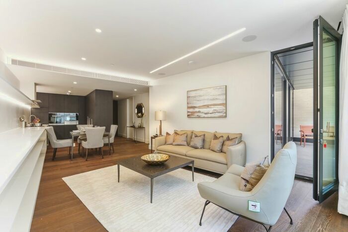 2 Bedroom Flat To Rent In Rathbone Place, London, W1T