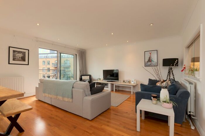 2 Bedroom Flat To Rent In Providence Square, Bermondsey Wall West, London SE1