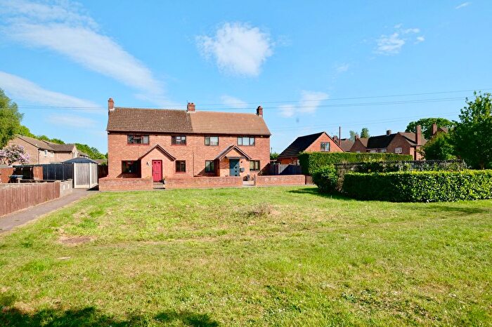 3 Bedroom Semi-Detached House For Sale In Fox Grove, Godmanchester, Huntingdon, PE29