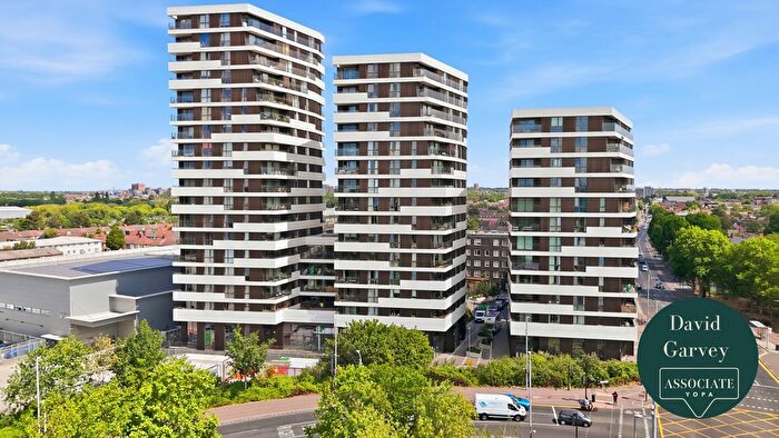 2 Bedroom Flat For Sale In Beck Square, London, E10