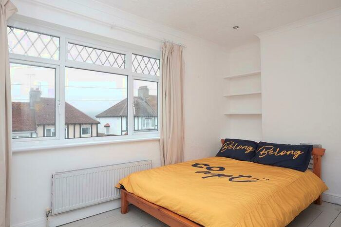 5 Bedroom Semi-Detached House To Rent In Bevendean Crescent, Brighton, BN2