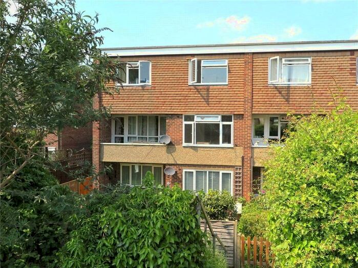 3 Bedroom Apartment To Rent In Weydon Lane, Farnham, Surrey, GU9