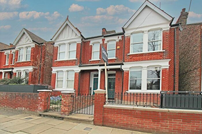 3 Bedroom Semi-Detached House To Rent In Julian Avenue, Acton, W3