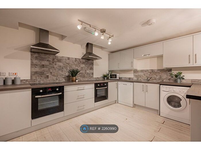 7 Bedroom Flat To Rent In Trafalgar Street, Sheffield, S1