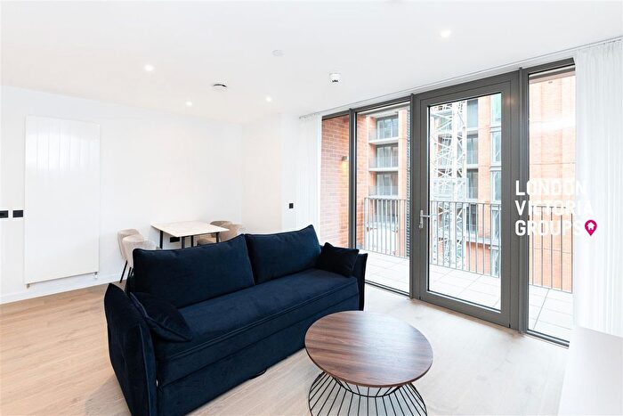 1 Bedroom Flat To Rent In Herland Court, Carnwath Road, London, SW6