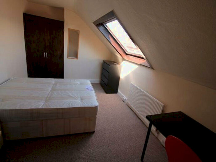 6 Bedroom House To Rent In Norwood Terrace, Leeds, LS6