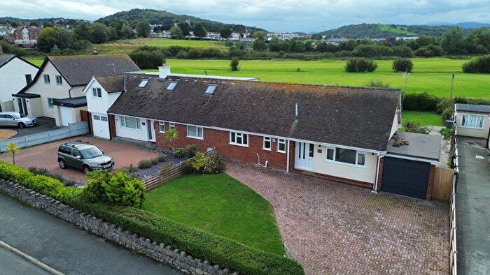 2 Bedroom Semi-Detached Bungalow For Sale In Penrhyn Avenue, Rhos On Sea, LL28