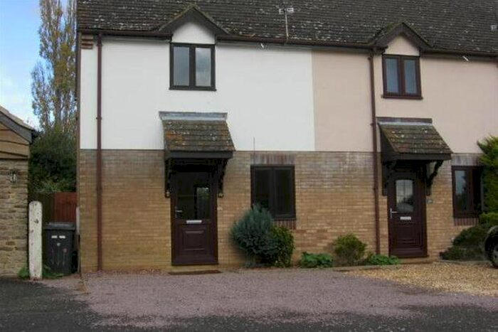 2 Bedroom Property To Rent In Malt Lane, Brackley, NN13