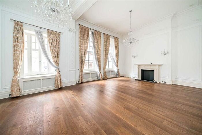 3 Bedroom Flat To Rent In Prince Consort Road, South Kensington, SW7