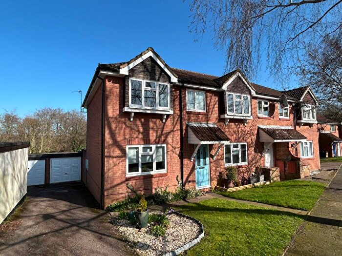 3 Bedroom Terraced House For Sale In Harwood Close, Welwyn Garden City, AL8
