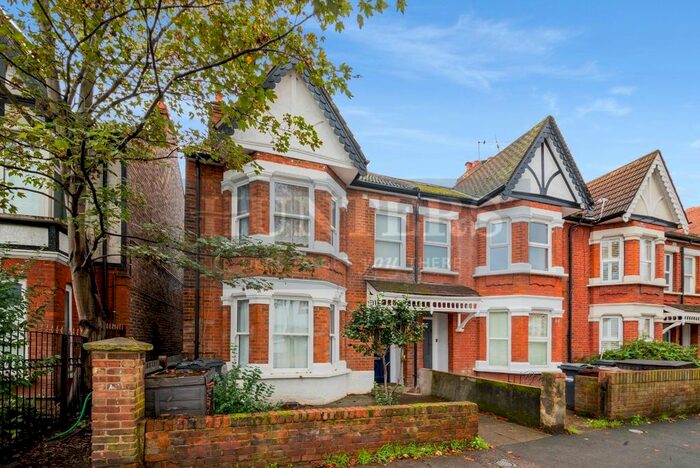 2 Bedroom Property To Rent In Windmill Road, Brentford, TW8