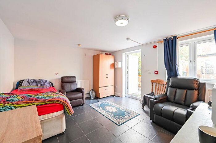 8 Bedroom Semi-detached House To Rent In Earlham Grove, Wood Green, London, N22