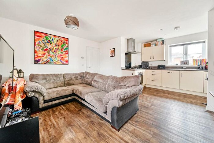 2 Bedroom Coach House For Sale In Cavendish Drive, Locks Heath, SO31