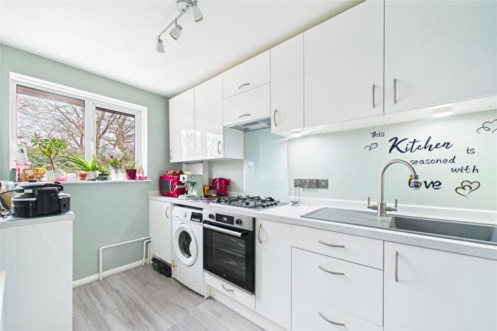 2 Bedroom Maisonette For Sale In Greenham Wood, Bracknell, Berkshire, RG12