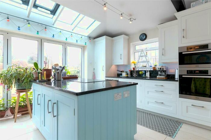 3 Bedroom Semi-Detached House To Rent In Southdale Road, Oxford, OX2