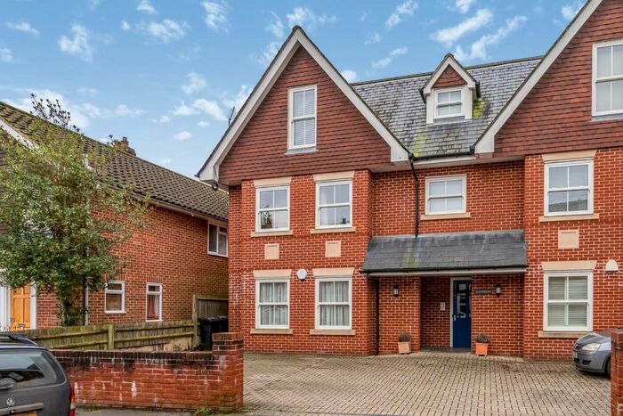 2 Bedroom Apartment To Rent In Midhurst, GU29