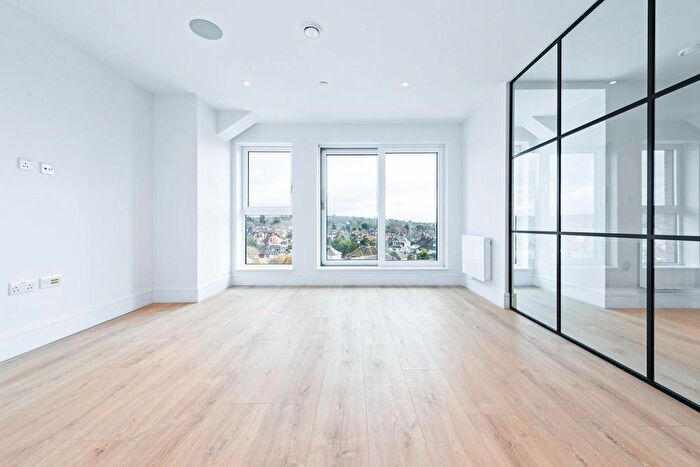 1 Bedroom Flat To Rent In Beverley Way, London, SW20