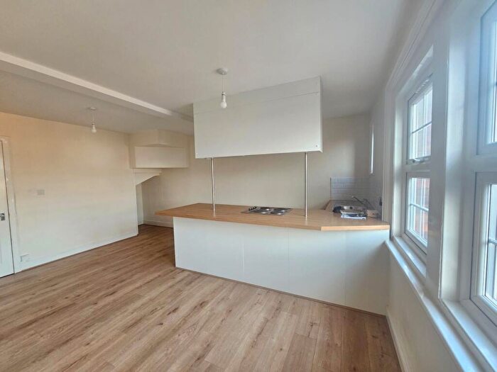 2 Bedroom Flat To Rent In John Street, Southampton, SO14