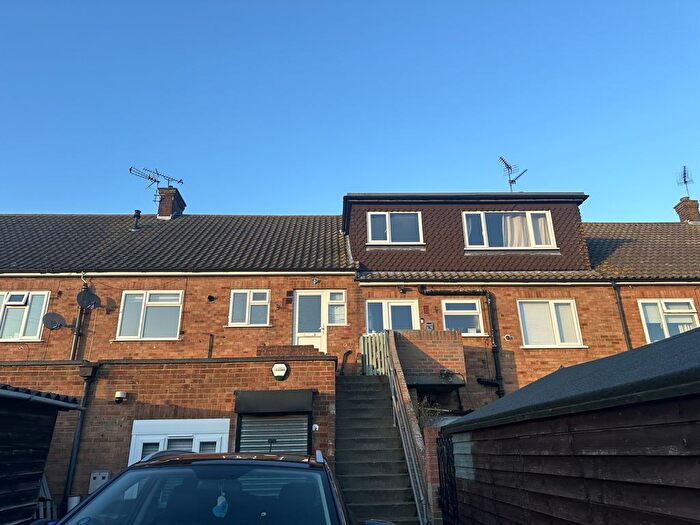 2 Bedroom Flat To Rent In Corringham, Stanford-Le-Hope, Essex, SS17