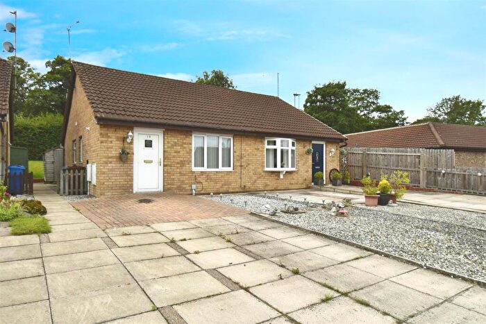 2 Bedroom Semi-Detached Bungalow For Sale In Sutton Court, Howdale Road, Hull, HU8