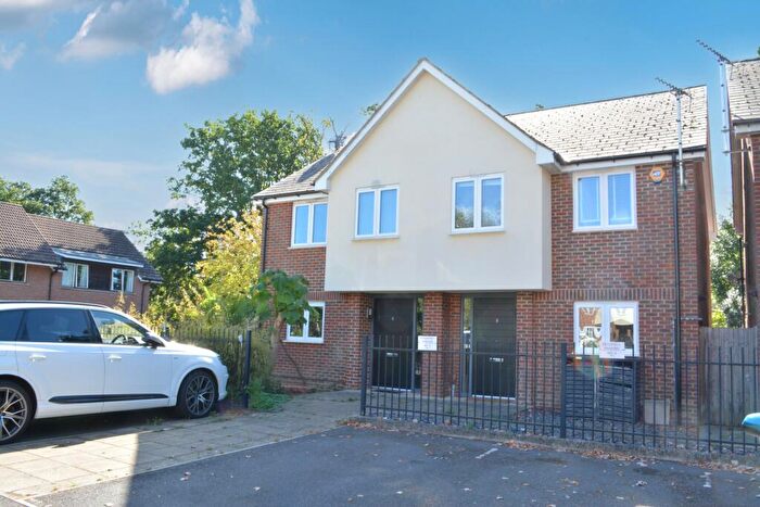 3 Bedroom Semi-Detached House For Sale In Ifield Green, Ifield, RH11