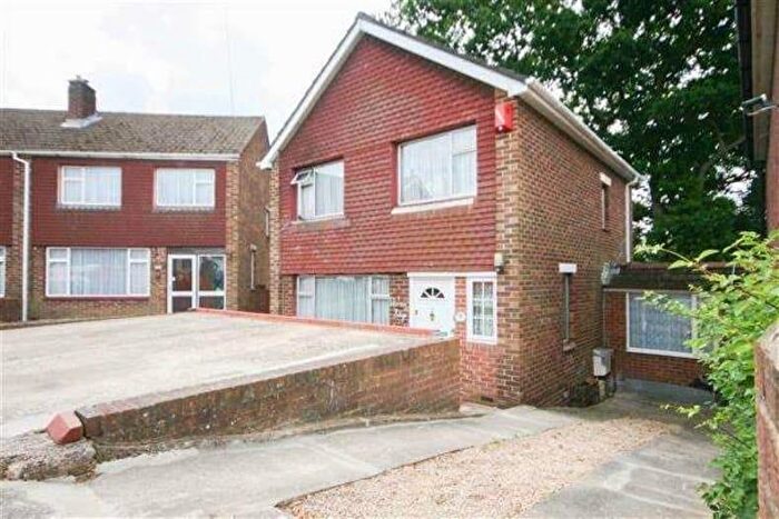 4 Bedroom Detached House To Rent In Bed House, Warren Close, Southampton, SO16