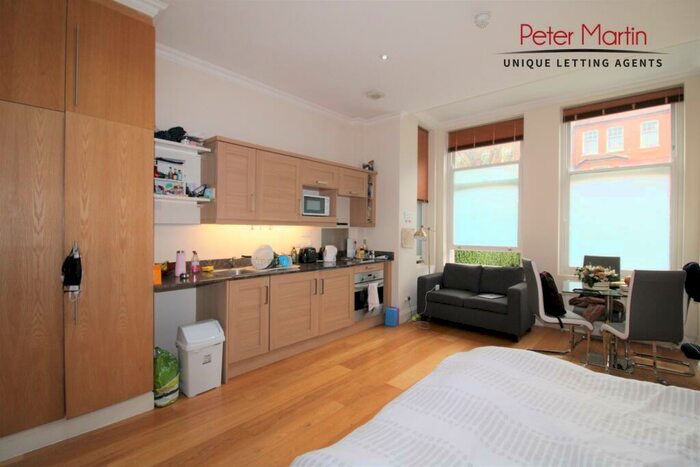 Apartment To Rent In Greencroft Gardens, South Hampstead, NW6
