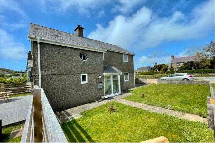 4 Bedroom Detached House To Rent In Mynytho, Pwllheli, LL53