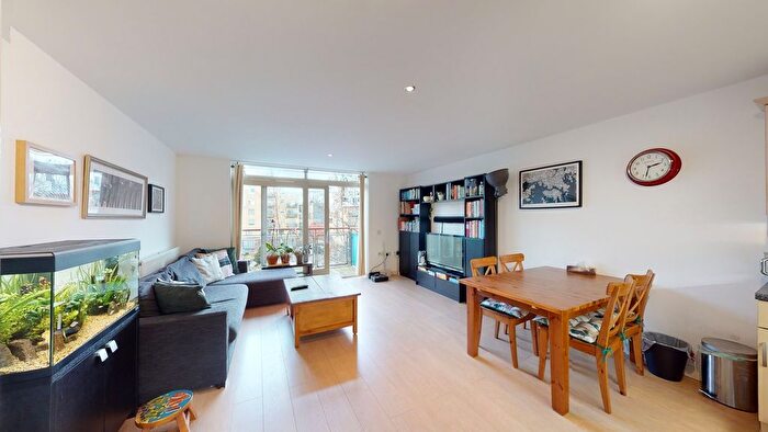 2 Bedroom Flat For Sale In West Parkside, London, SE10