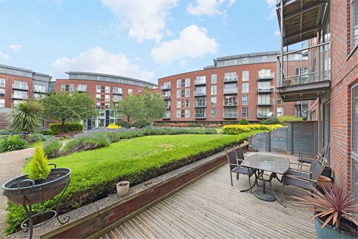 2 Bedroom Flat To Rent In The Heart, Walton-On-Thames, Surrey, KT12