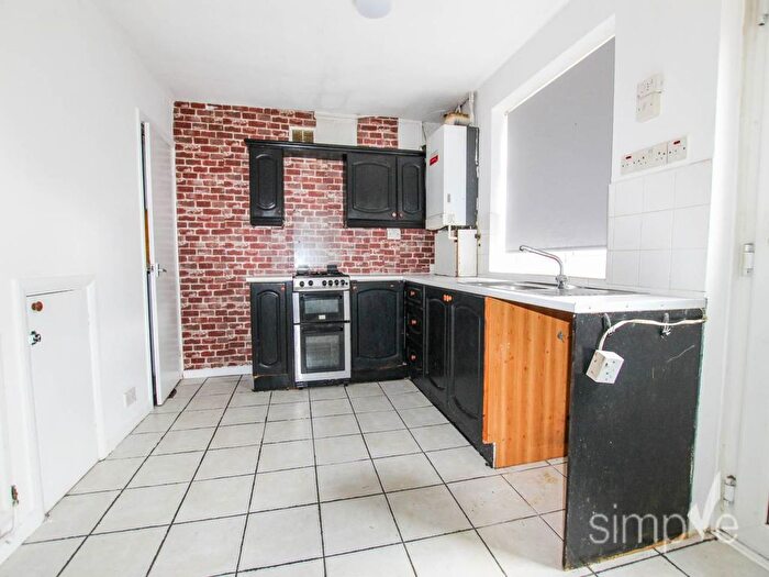 2 Bedroom Property To Rent In Bevin Road, Hayes, Middlesex, UB4