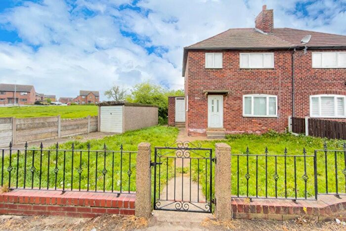 3 Bedroom Semi-Detached House For Sale In Lingamoor Leys, S63