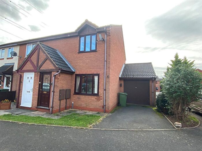 2 Bedroom End Of Terrace House For Sale In Thistle Close, St Peters, Worcester, WR5