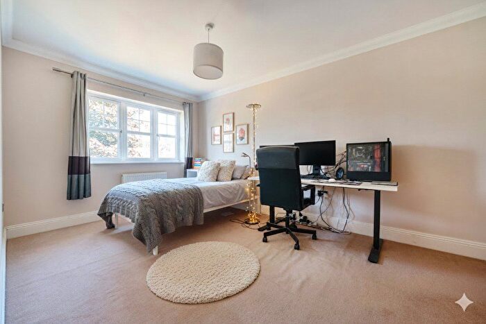 4 Bedroom Detached House For Sale In Tanners Close, Burghfield Common, Reading, Berkshire, RG7