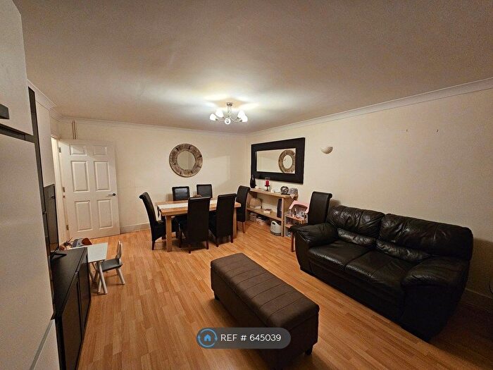 2 Bedroom Flat To Rent In Tiptaft House, Mitcham, CR4