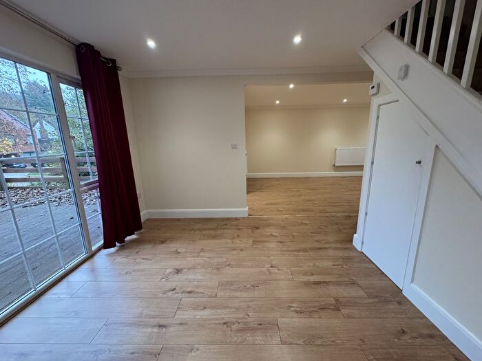 4 Bedroom Detached House To Rent In Old Lodge Lane, Purley, CR8