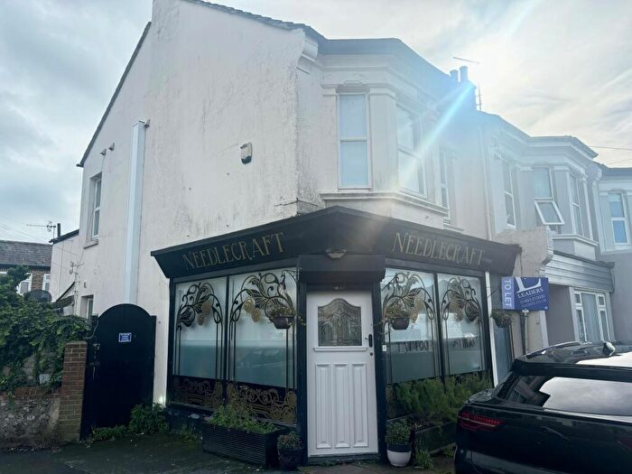 Flat To Rent In Westcourt Road, BN14