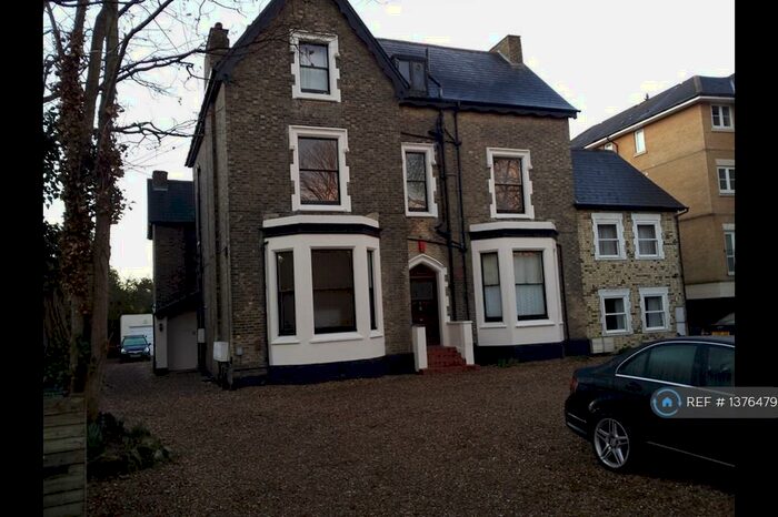 2 Bedroom Flat To Rent In Coper Cope Rd, Beckenham, BR3