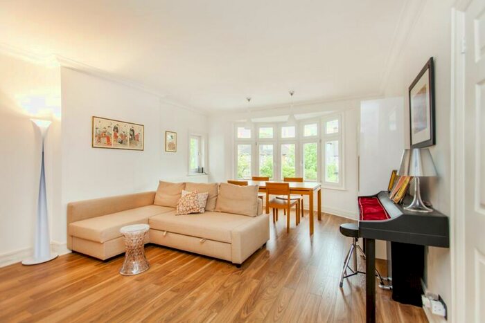 2 Bedroom Flat To Rent In Finchley Road, Golders Green, NW11