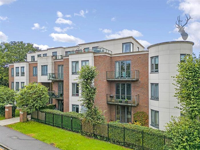 1 Bedroom Flat To Rent In Whitehall Road, Woodford Green, IG8