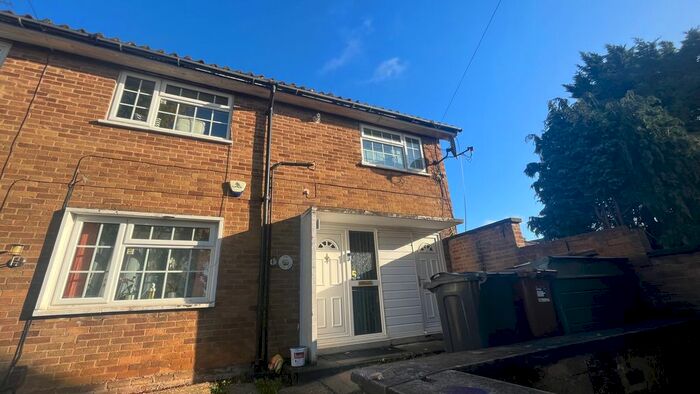 3 Bedroom Property To Rent In Calder Green, NN5