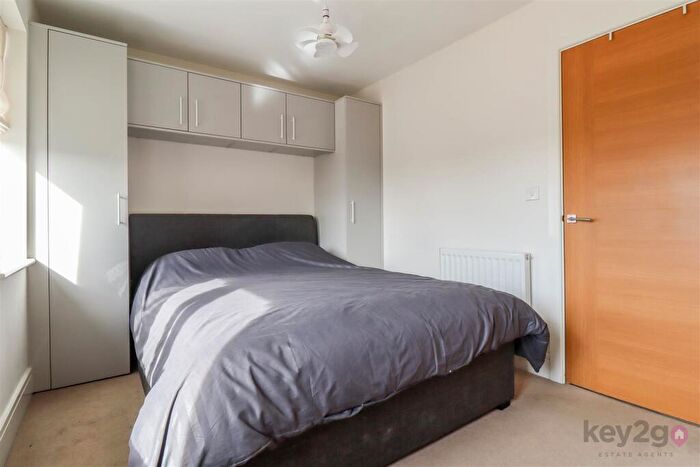 2 Bedroom Semi-Detached House For Sale In Hastings Grange, Sheffield, S7