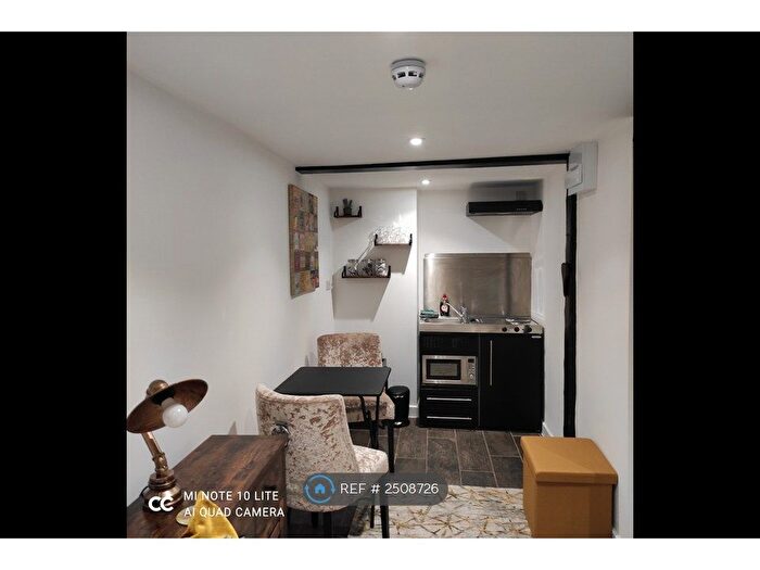 Studio To Rent In Taunton Rd, Wellington, TA21
