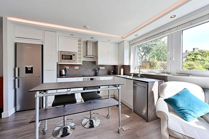 1 Bedroom Flat To Rent In Ericcson Close, Wandsworth, London, SW18